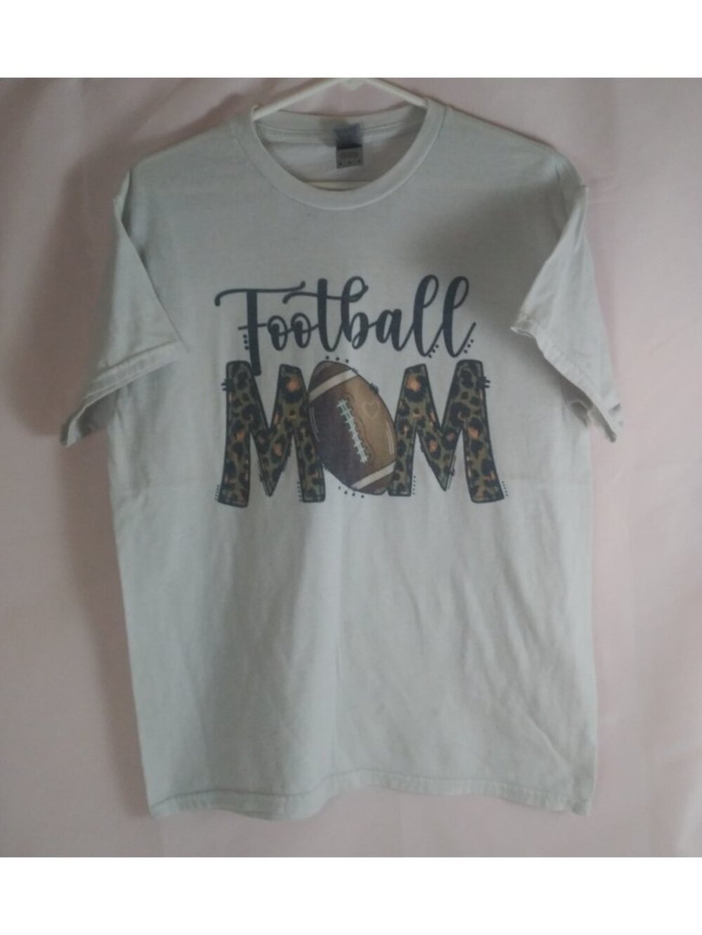 Gildan Dryblend Women's Football Mom Graphic Design T-Shirt Medium